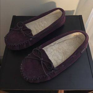 Cabela's moccasin slippers