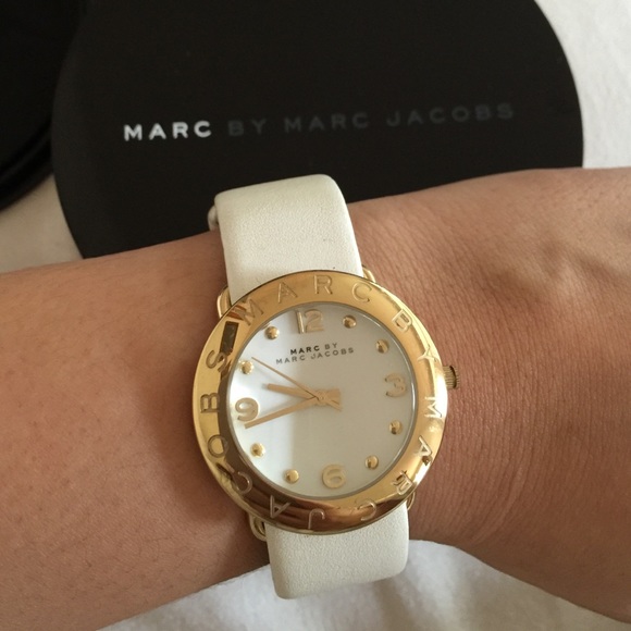 White Marc by Marc Jacobs watch - Picture 1 of 3
