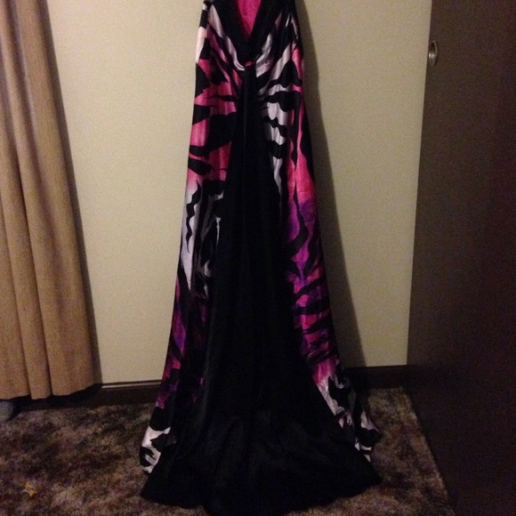 Prom dress!! - Picture 3 of 4