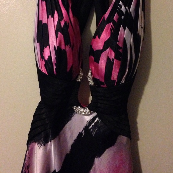 Prom dress!! - Picture 4 of 4