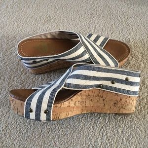 Crown Vintage wedge sandals size 10. Summer sale!