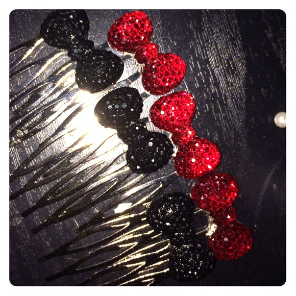 Red and black crystal bow hair combs