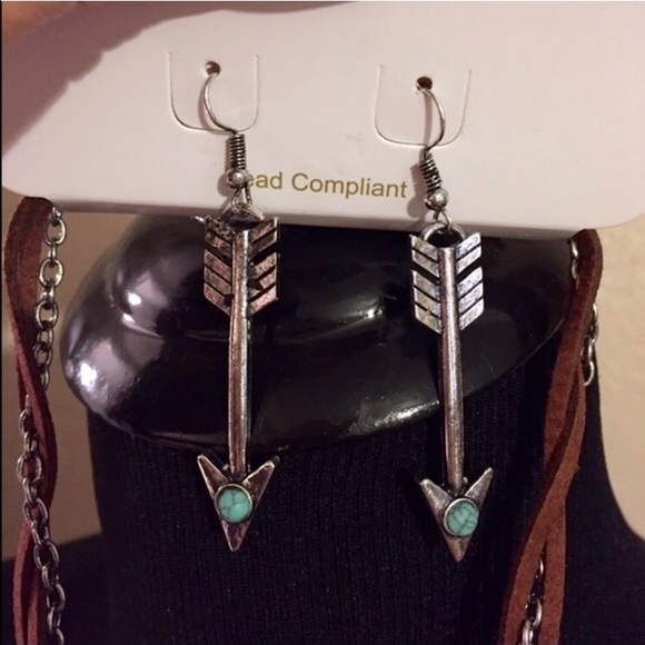 Native Style Medallion Necklace & Arrow Earrings - Picture 3 of 4