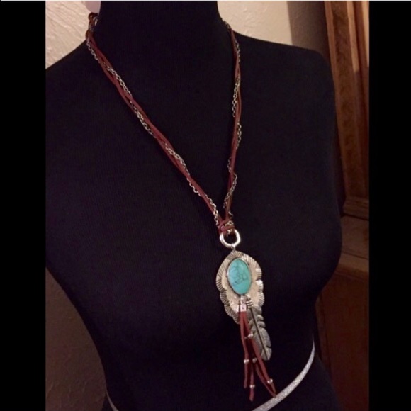 Native Style Medallion Necklace & Arrow Earrings - Picture 4 of 4