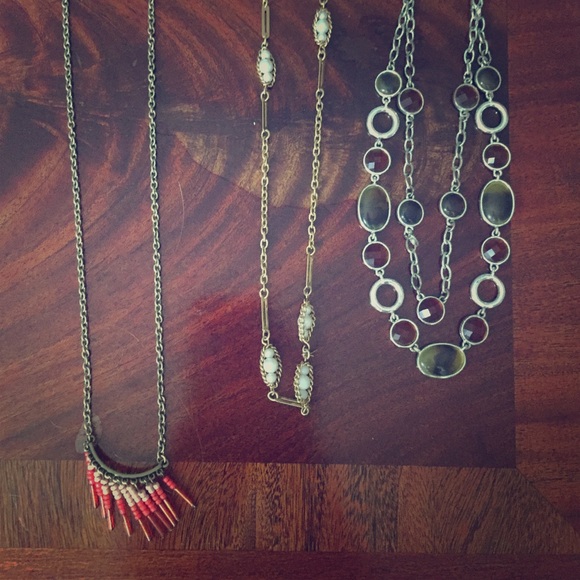 {3}  FREE WITH PURCHASE bundle of necklaces!