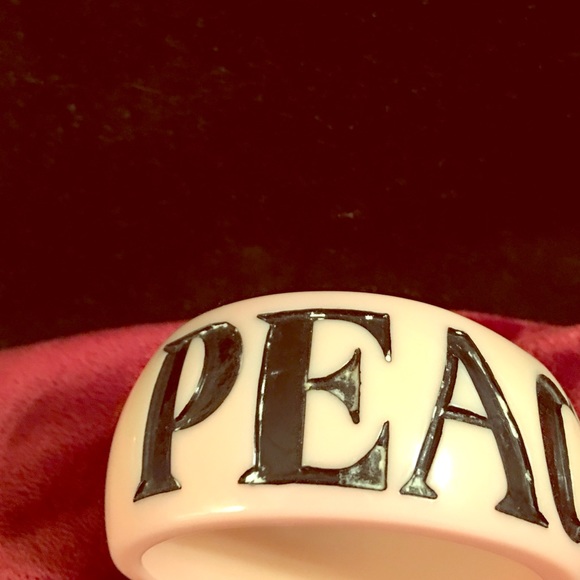 Pink bracket black PEACE