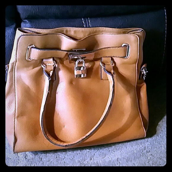Tan leather purse!