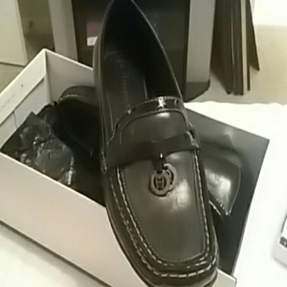 Shoes - Picture 2 of 4