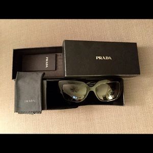 @Janet12 Trade Prada Sunglasses