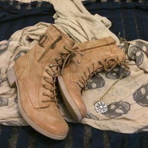 G by Guess size 8 combat boot style