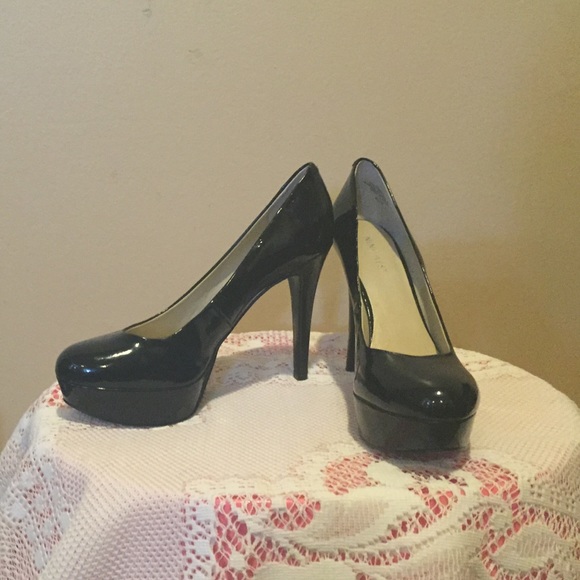 Nine West Black platform stiletto heels Give Me