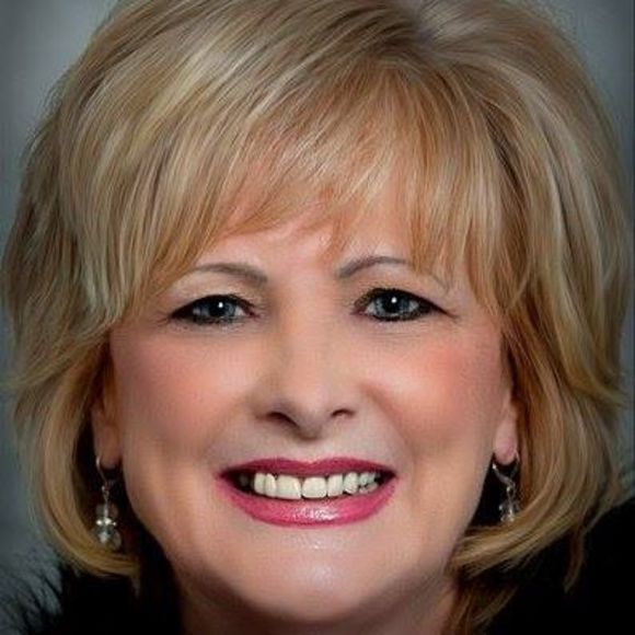 Meet your Posher, Sharon - Picture 1 of 1