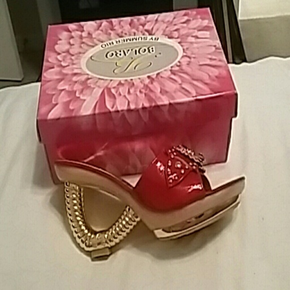 Shoes - Picture 3 of 4