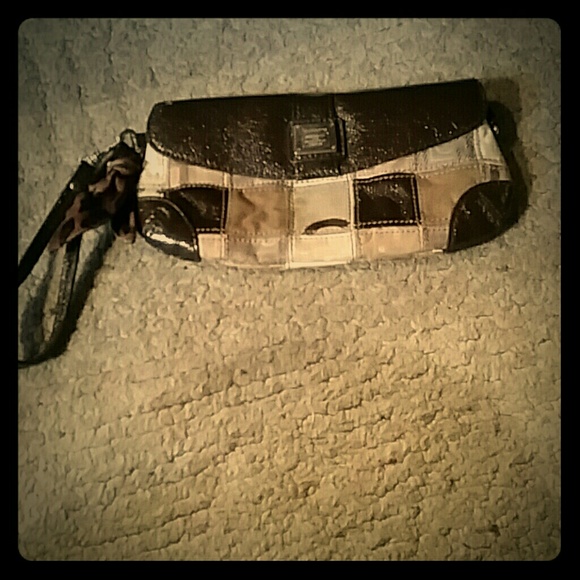 Liz Claiborne wristlet