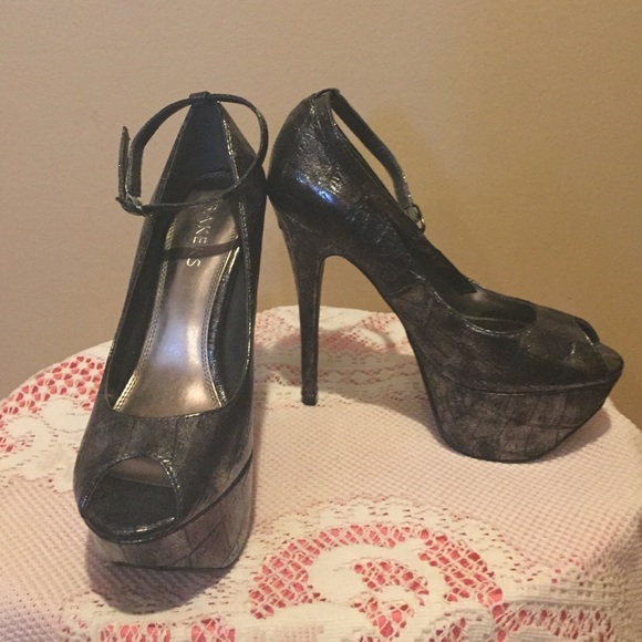 Bakers platform pewter grey silver stiletto heels