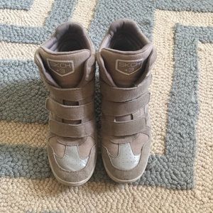 Skecher's Plus 3 Wedge Sneakers