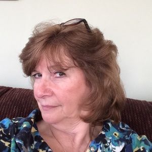 Meet your Posher, Elaine