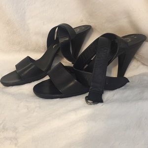 ✨VINTAGE ✨ Heel by Nina.