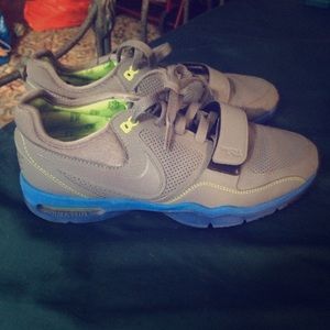 Nike AIR Max TR 1 (low) NWOT
