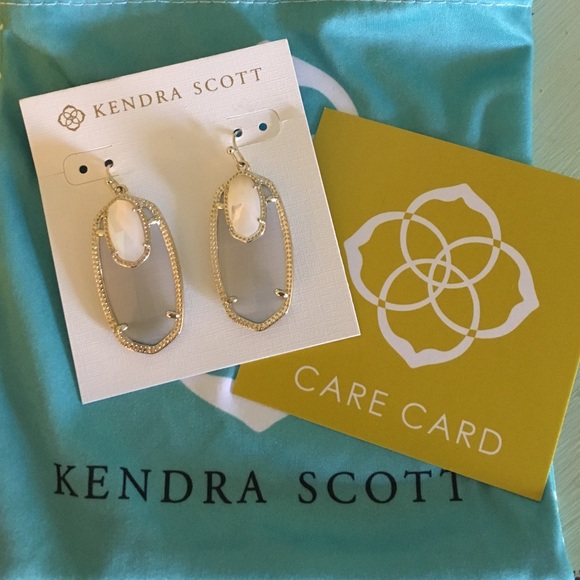 Kendra Scott Emmy earrings