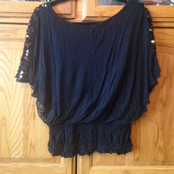 ☀️Sparkle/Sequin Top! - Picture 2 of 4