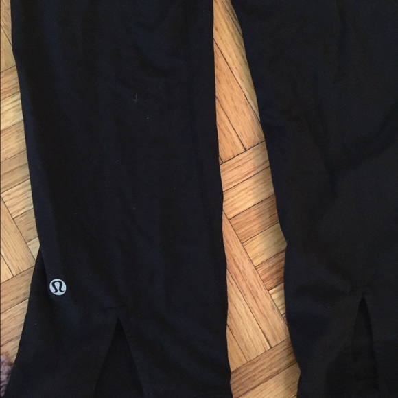 Size 4 lululemon crop