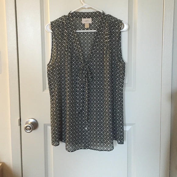 LOFT patterned tie front tank. Worn once