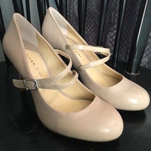 Nude patent leather Giani Bini heels, size 10