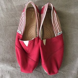 Toms