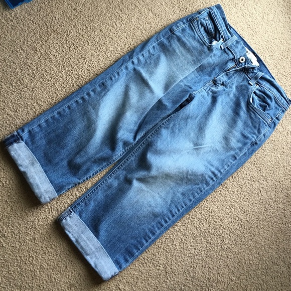 Levi capris