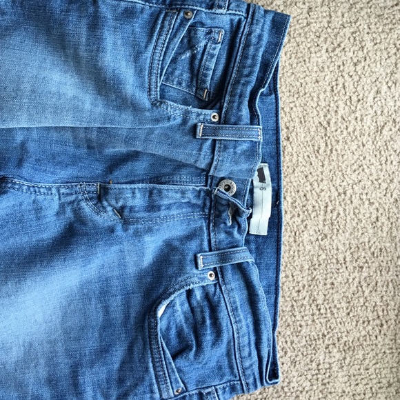 Levi capris - Picture 2 of 3