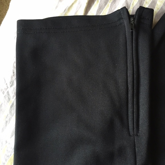 Black workout pants - Picture 2 of 3