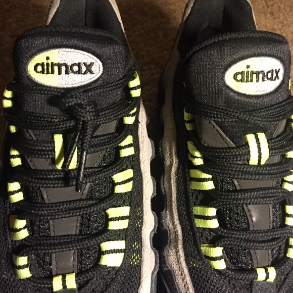 Air max 95. Green gray and black.