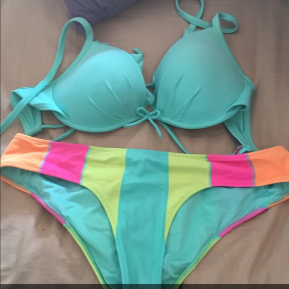 Victoria Swimsuit - Picture 1 of 2