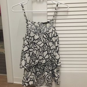 Black and white flower tank