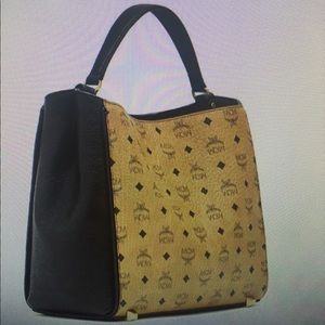 Meet your Posher, Janielle