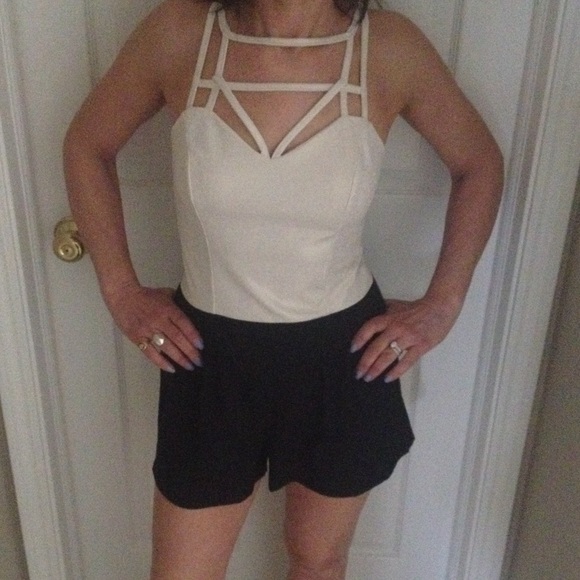 Romper - Picture 2 of 4