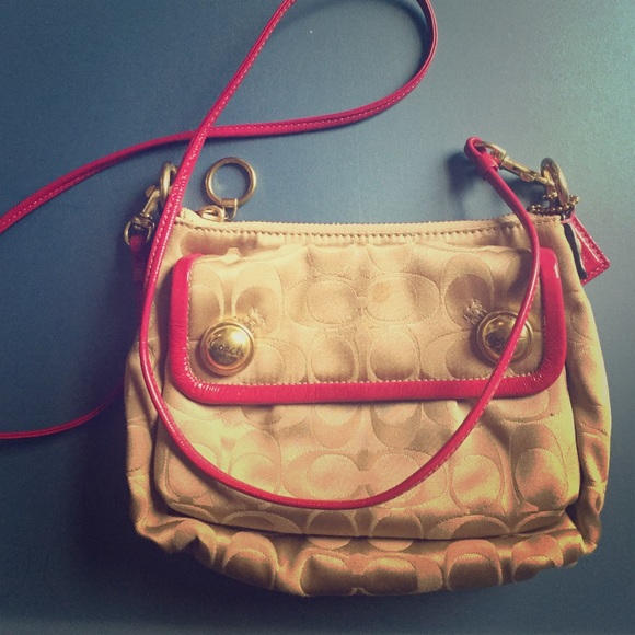 Super cute COACH crossbody purse