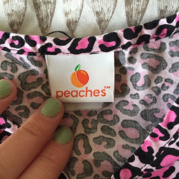 Leopard Scrub Top - Picture 3 of 4