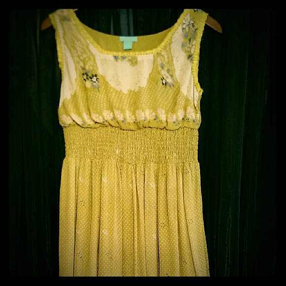 Romantic flowery sun dress