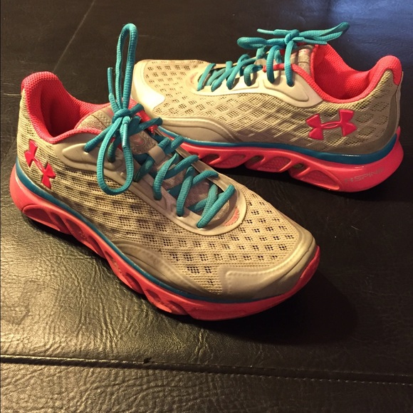 Under Armour Shoes - Size 8 under Armour