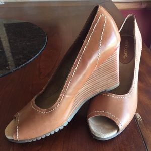 Aerosols Tan Leather Peeptoe Wedges