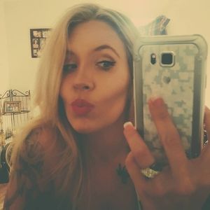 Meet your Posher, Julina