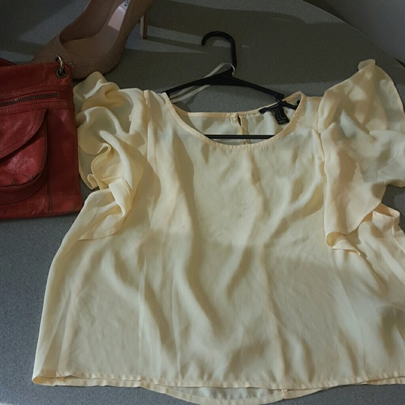 Yellow blouse - Picture 3 of 3