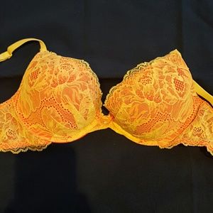 Victoria's Secret Plunge 34 C bra