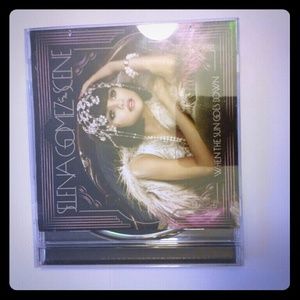 Selena Gomez and the screen when the sun goes down