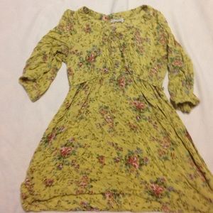 Three quarter sleeve floral top