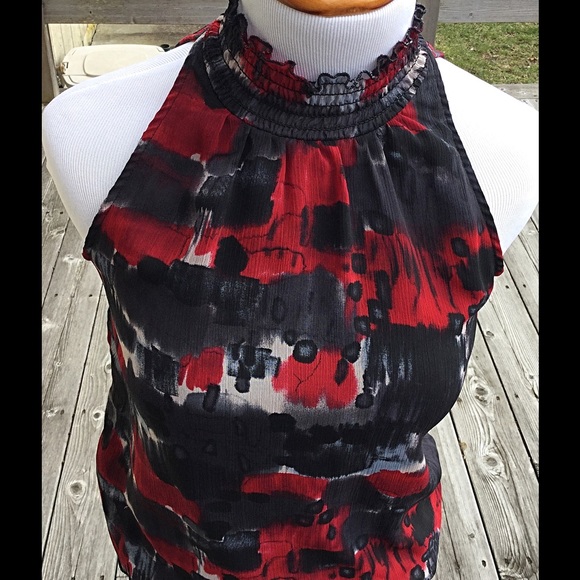 $5 ⭐️ Sleeveless Watercolor Blouse - Picture 3 of 4