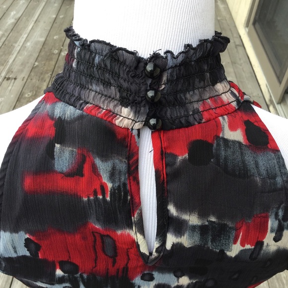 $5 ⭐️ Sleeveless Watercolor Blouse - Picture 4 of 4