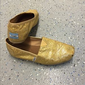 Women's TOMS Shoes Size W9